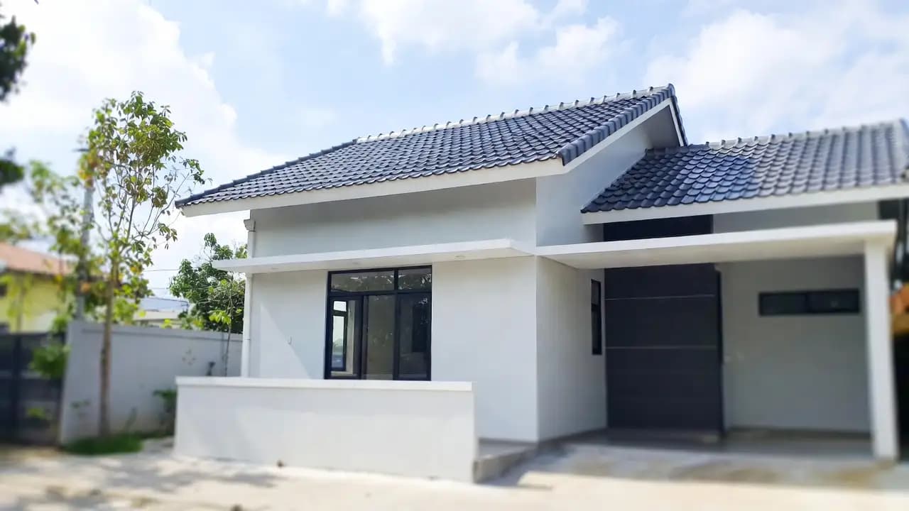 House near Han River, Cam Le side