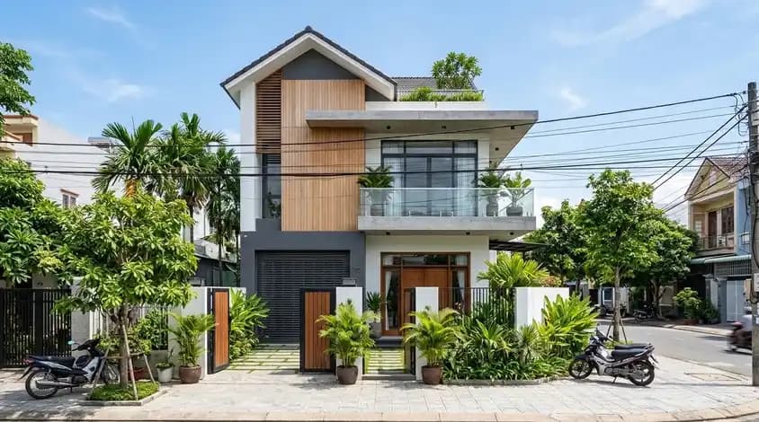 Compact house in Cam Le