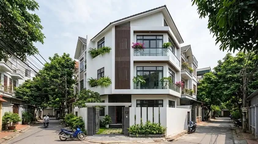 New-build house in Ba Dinh